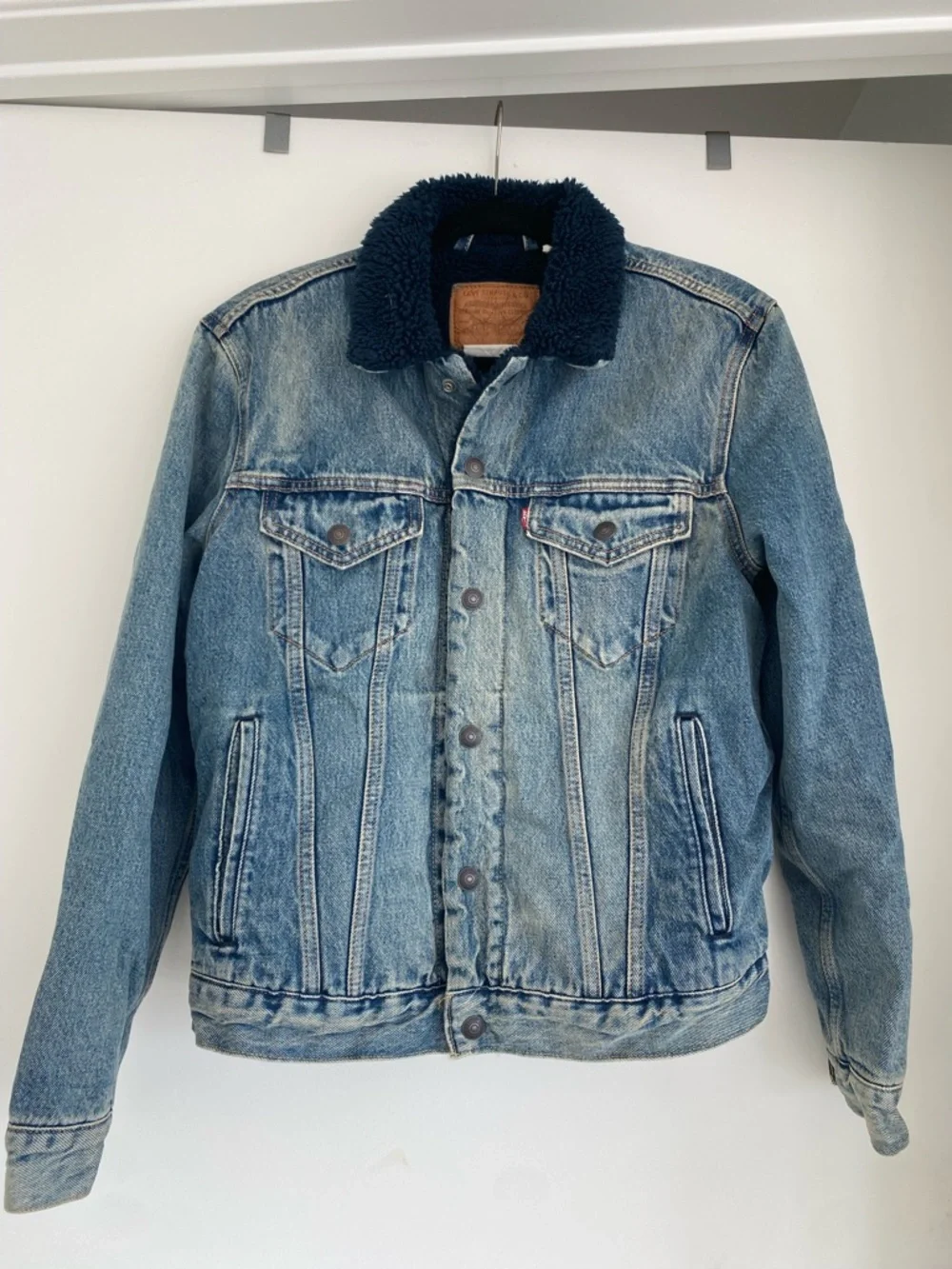 Levi's Light Blue Denim Jacket with Dark Blue Sherpa Collar - Picture 1 of 3